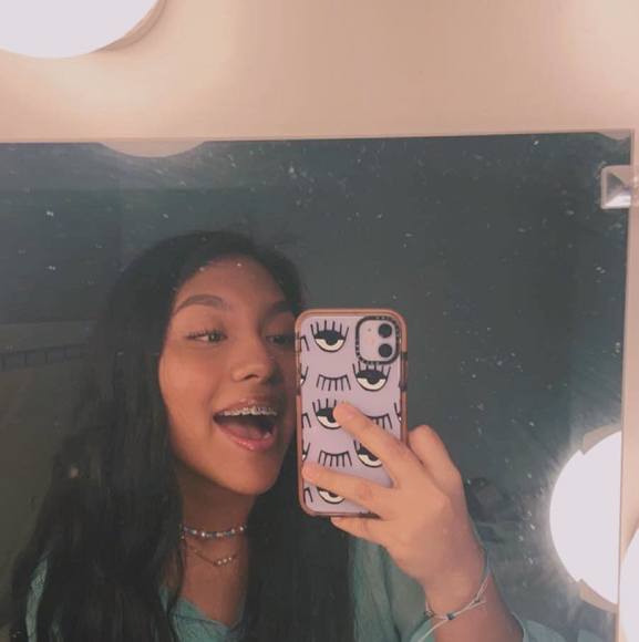 Meet your Posher, Giselle - Picture 1 of 1